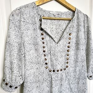 41Hawthorn black and white blouse